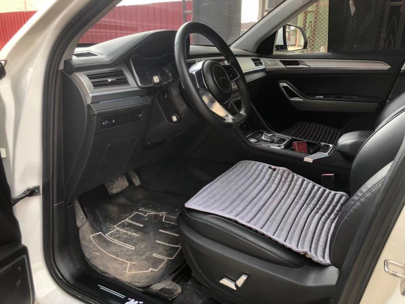 保定18年众泰大迈X73