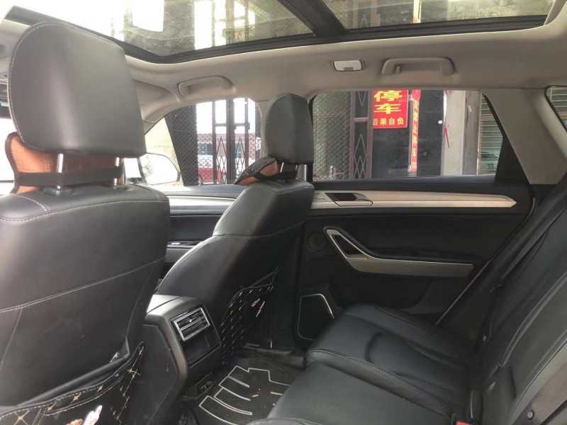 保定18年众泰大迈X72