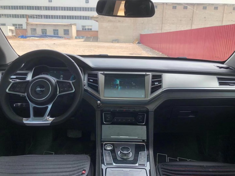 保定18年众泰大迈X71