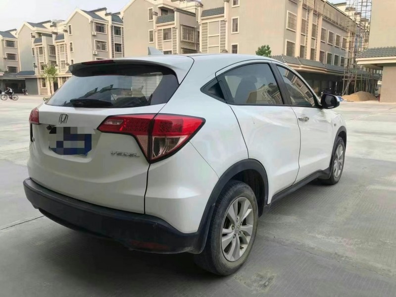 深圳16年本田缤智3