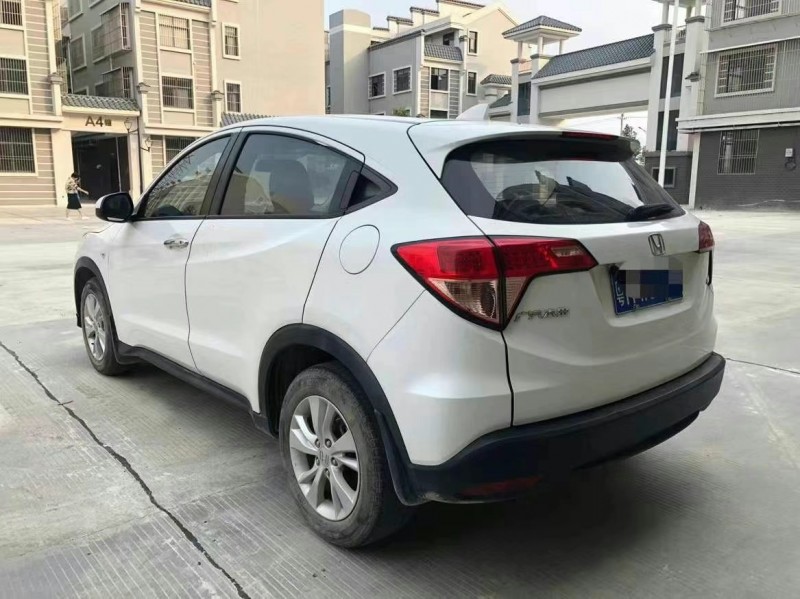 深圳16年本田缤智2