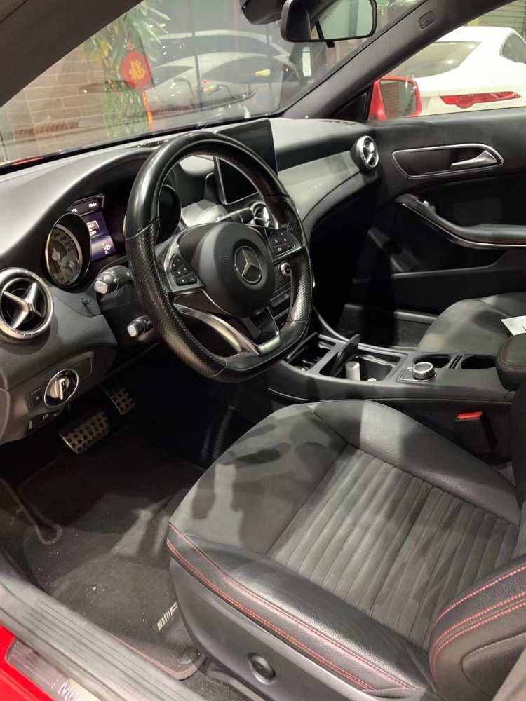 中山15年奔驰CLA5