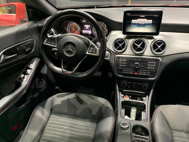 中山15年奔驰CLA7