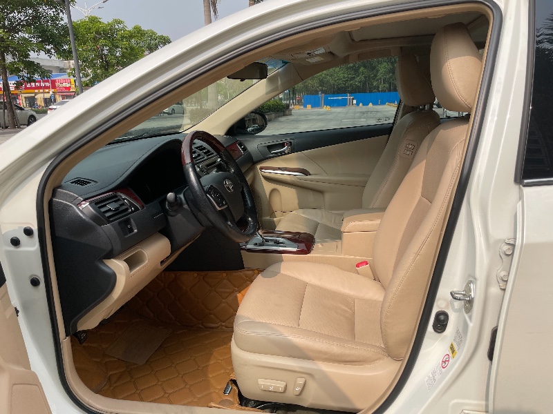 中山13年丰田凯美瑞5