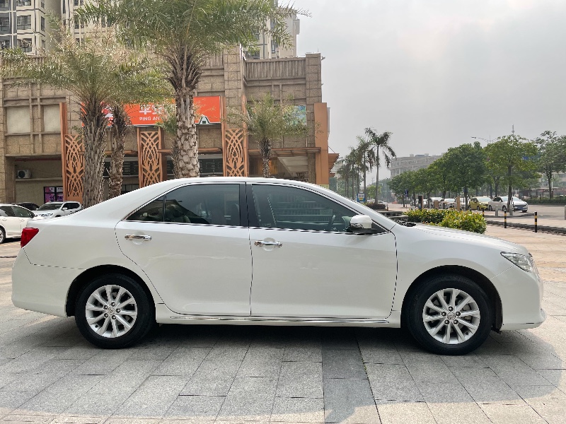 中山13年丰田凯美瑞2