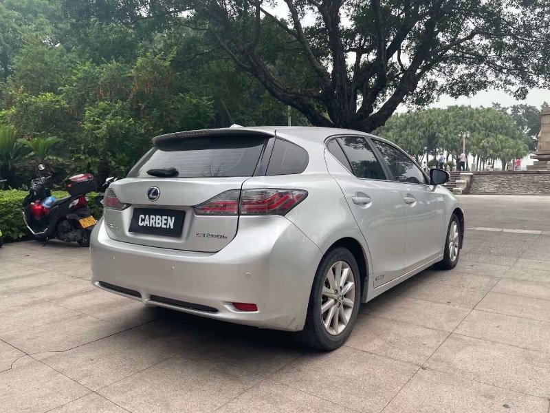 江门13年雷克萨斯CT2