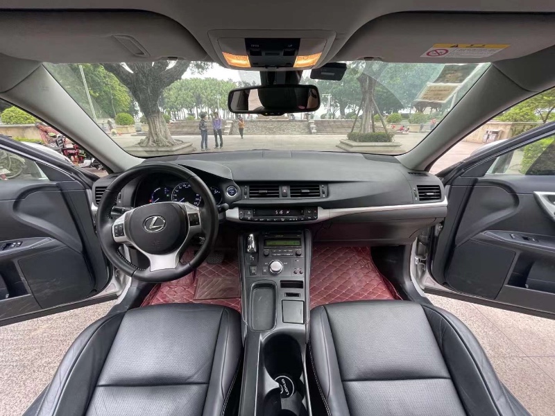 江门13年雷克萨斯CT4