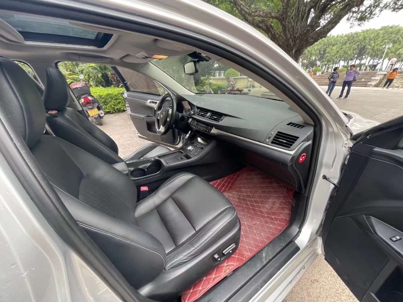 江门13年雷克萨斯CT5