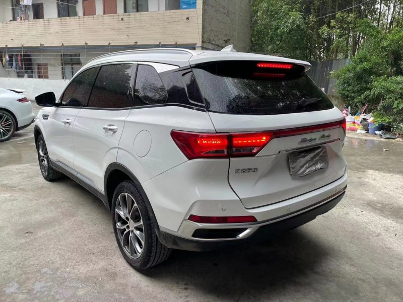 成都18年众泰T5007