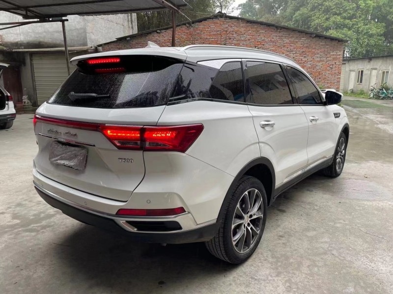 成都18年众泰T5008