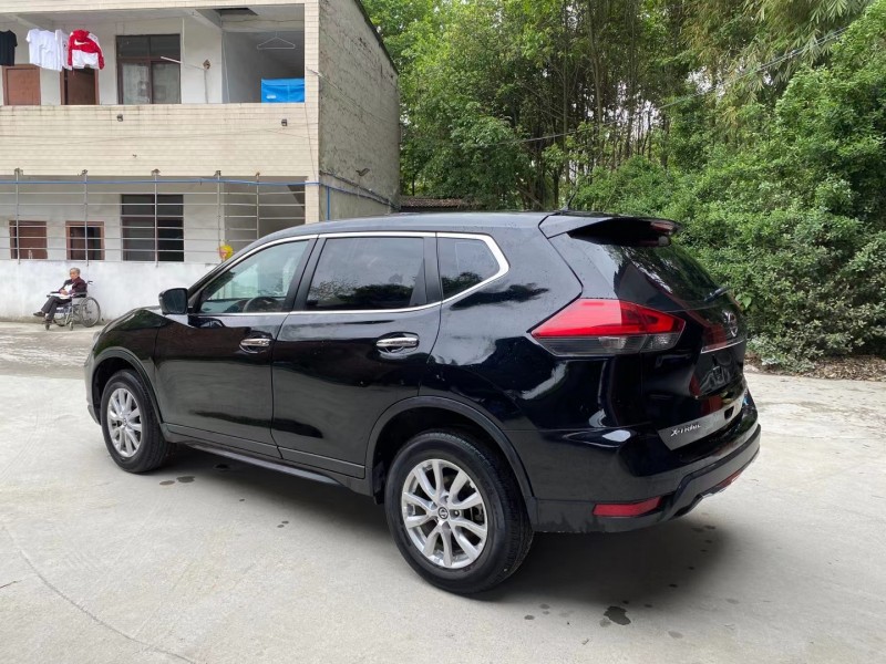 成都17年日产奇骏7