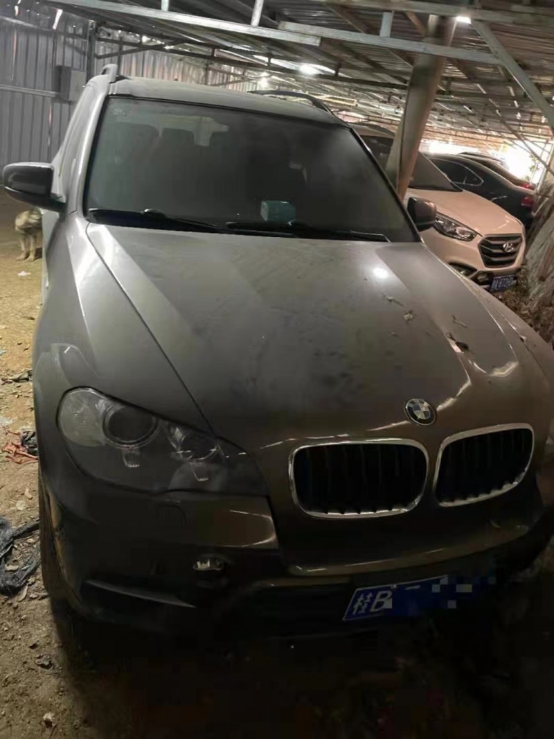 南寧12年寶馬X51
