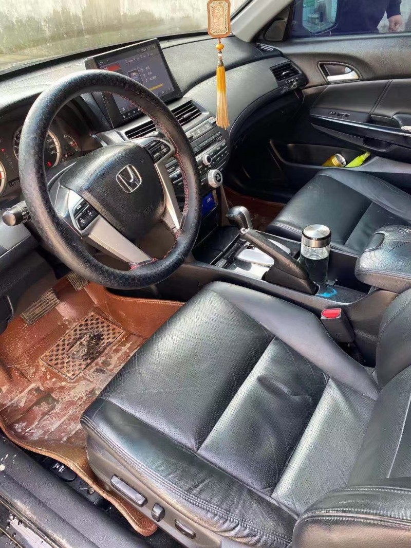 济宁13年本田雅阁6