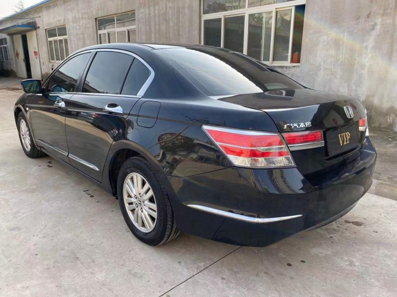 济宁13年本田雅阁3