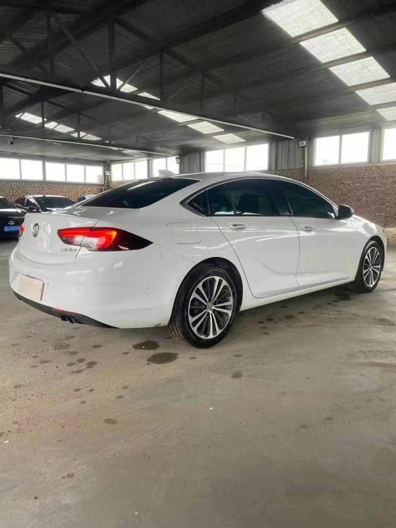 保定18年别克君威7