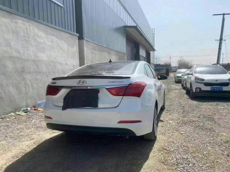 保定15年现代名图5