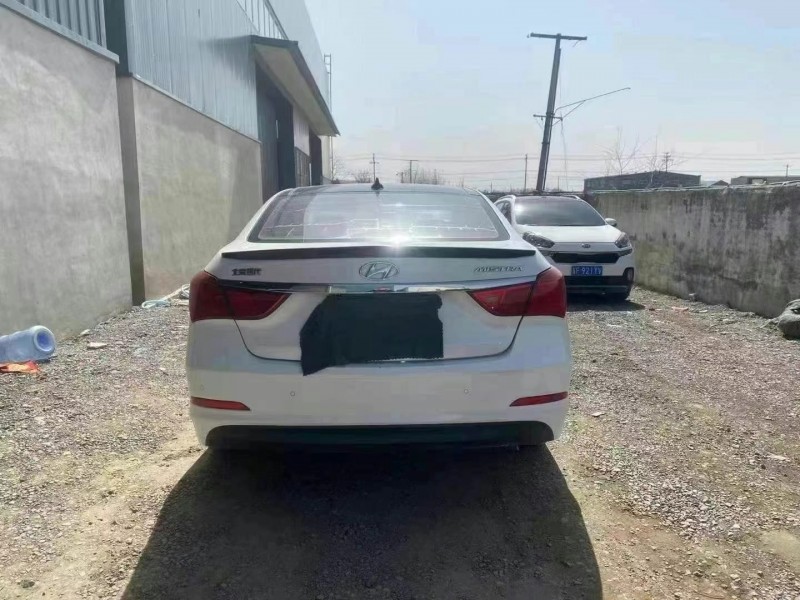 保定15年现代名图7