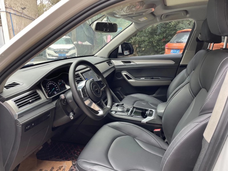 成都19年众泰大迈X74