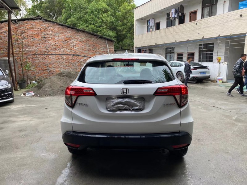 成都21年本田缤智9