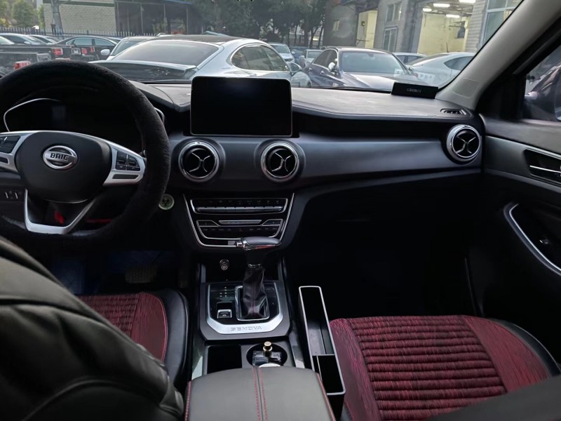 成都19年北汽绅宝智行5