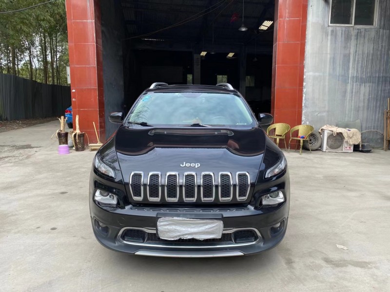 成都17年Jeep自由光1
