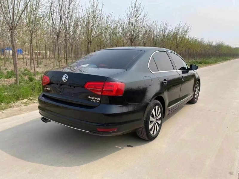 保定17年大众迈腾4