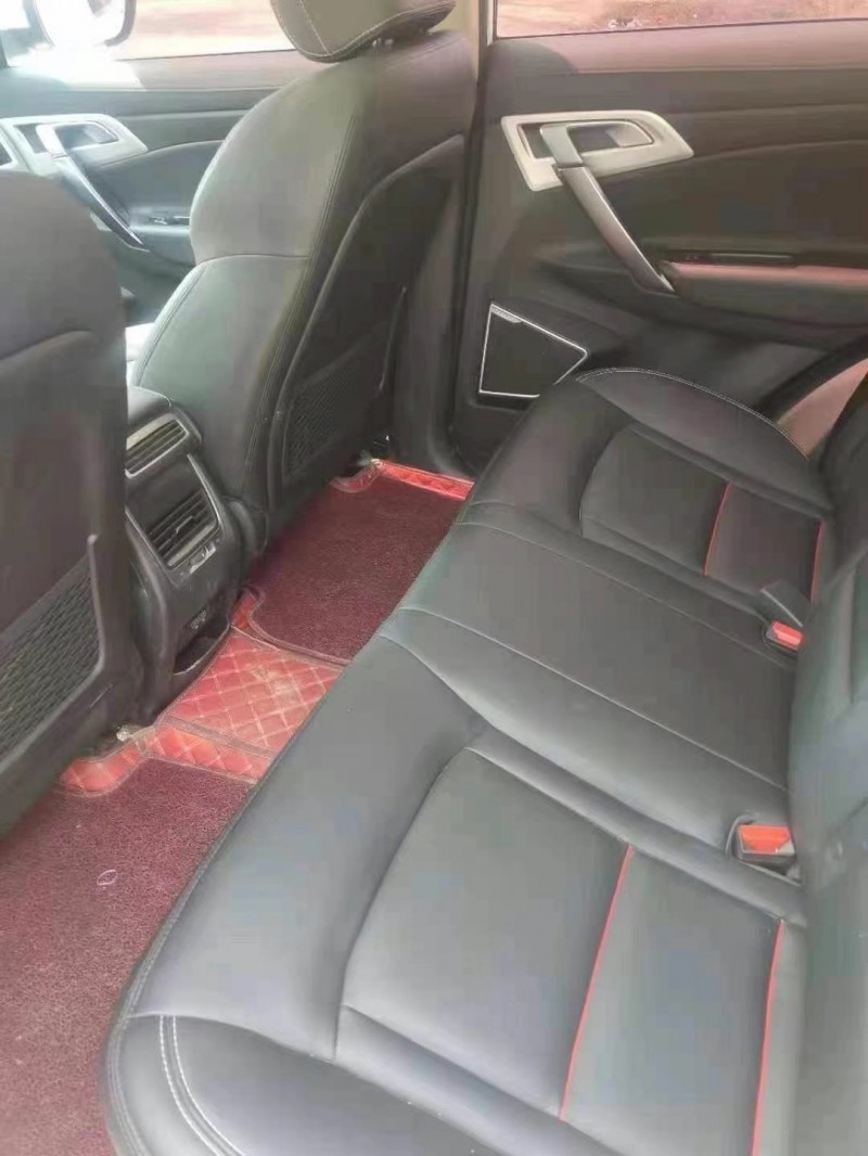 保定19年吉利博越7