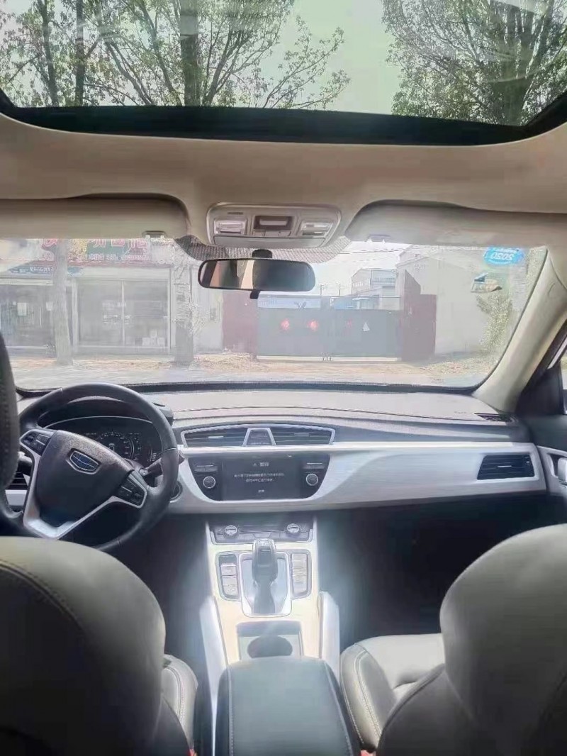 保定19年吉利博越8