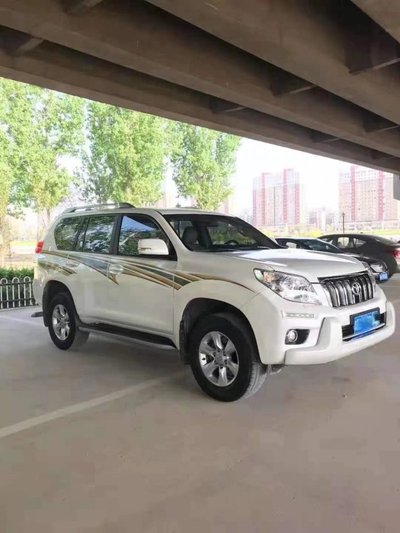 保定13年丰田普拉多2