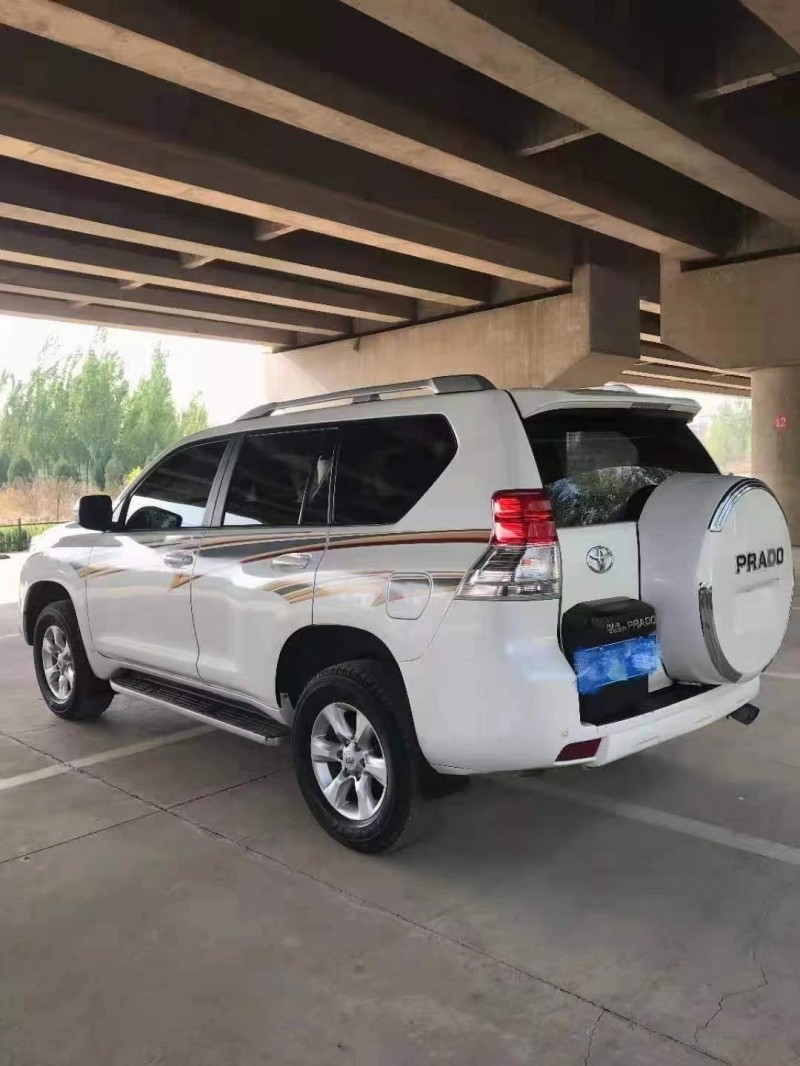 保定13年丰田普拉多8