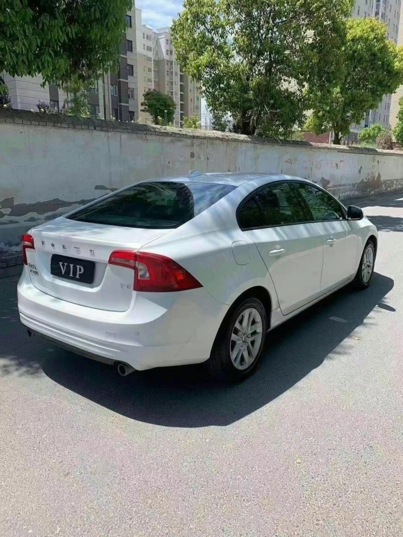 安慶16年沃爾沃S60L2
