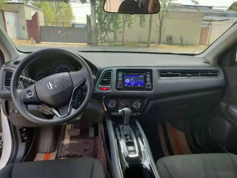 保定17年本田缤智8