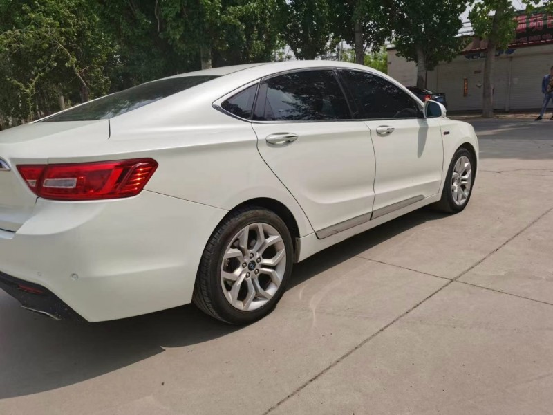 保定15年吉利博瑞2