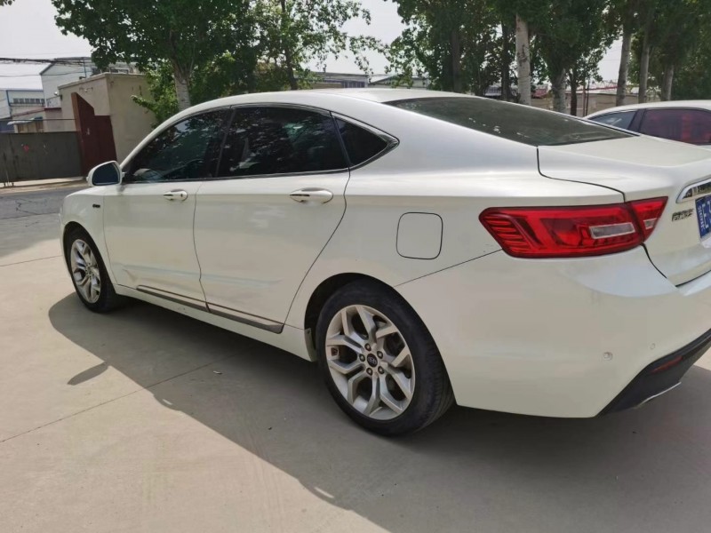 保定15年吉利博瑞8