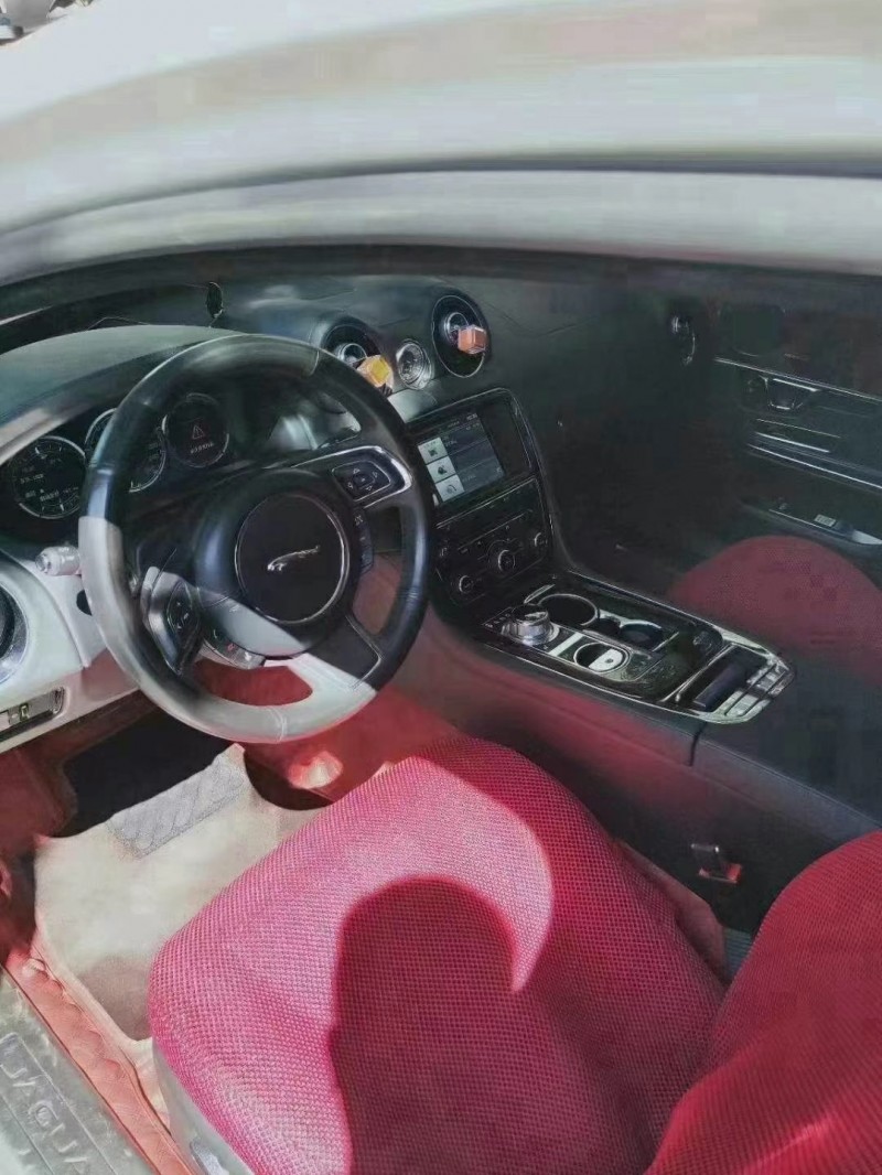 邯鄲15年捷豹XJ6