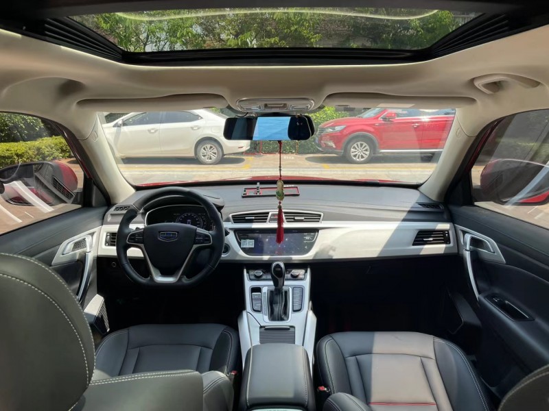 中山18年吉利博越8