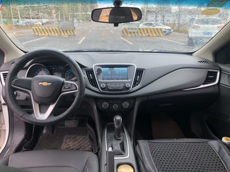 青岛17年雪佛兰科沃兹5