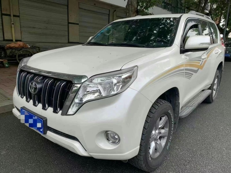 成都17年丰田普拉多3