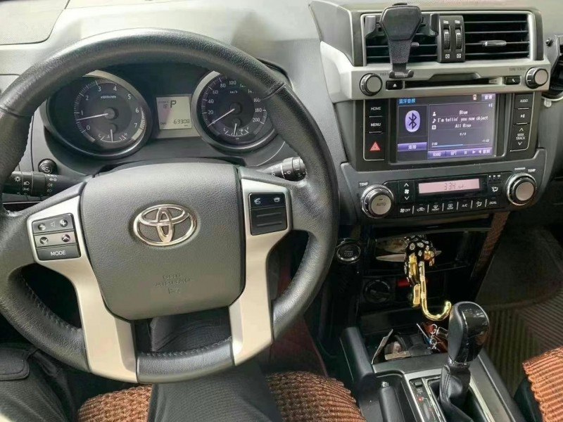 成都17年丰田普拉多4