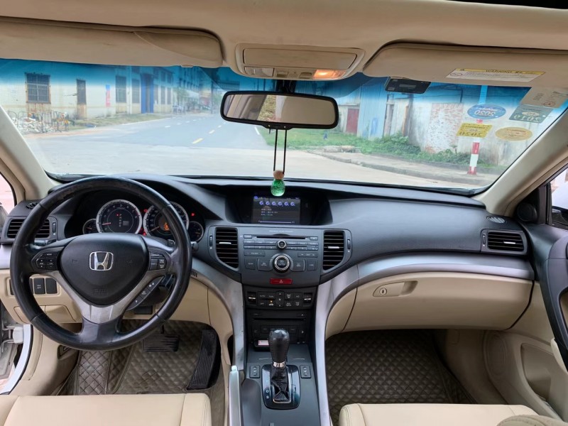 江门10年本田思铂睿6