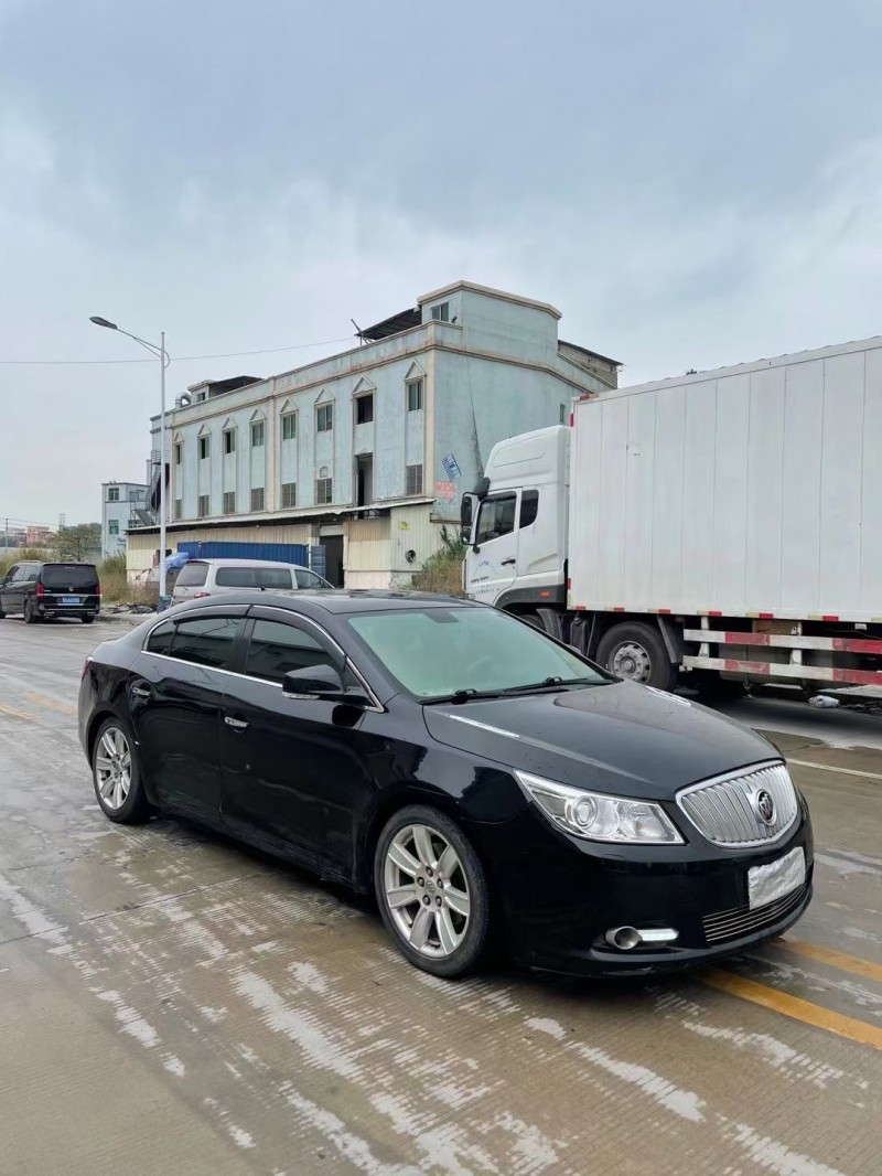 东莞10年别克君越7