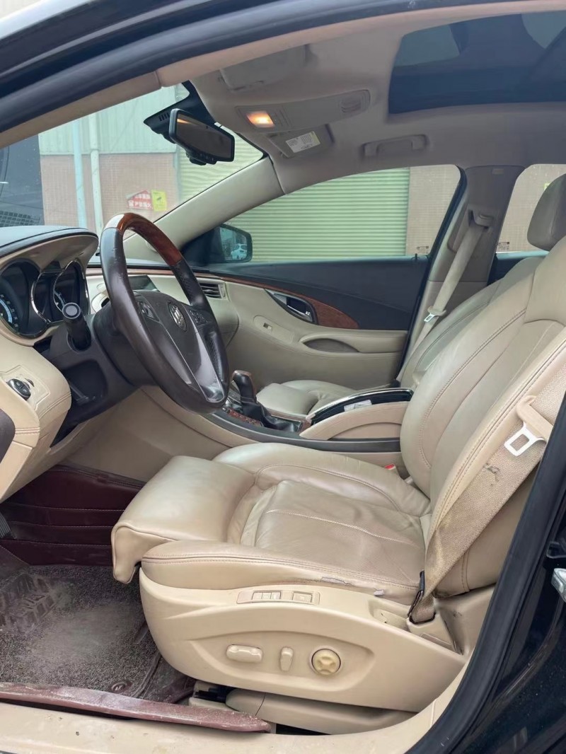 东莞10年别克君越5