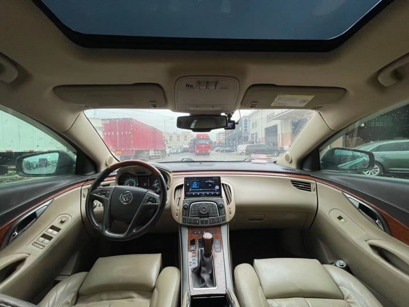 东莞10年别克君越3