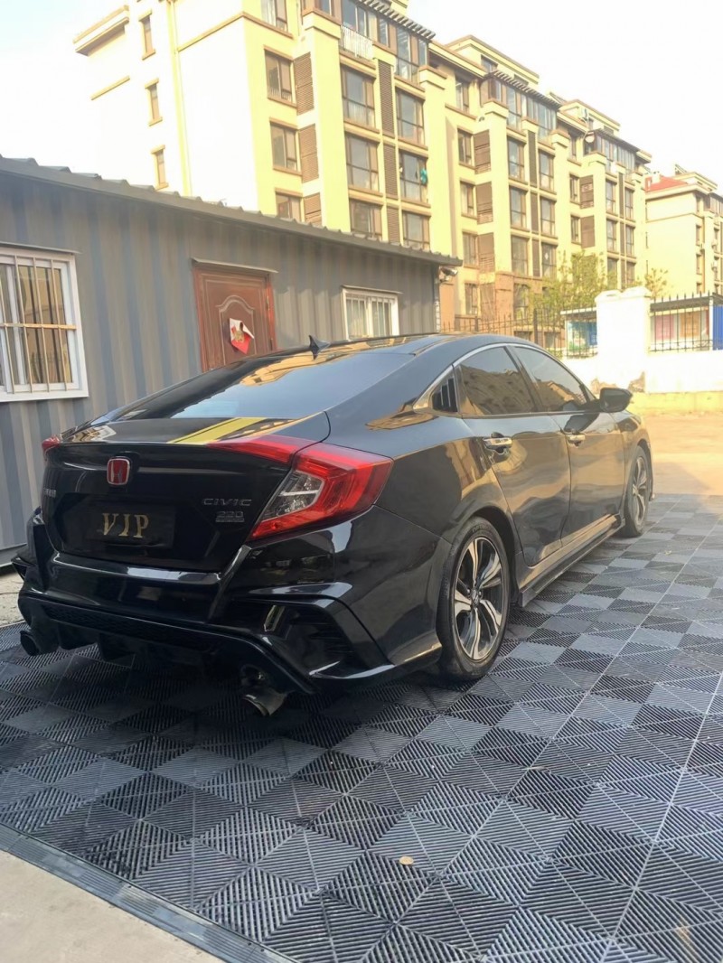 青岛18年本田思域8