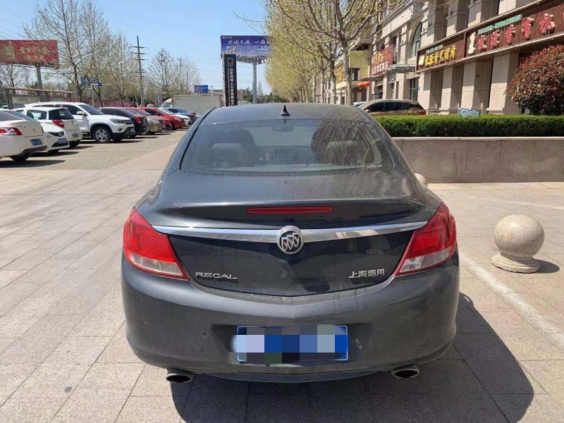 青岛11年别克君威4