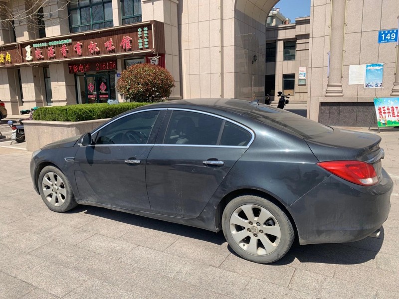 青岛11年别克君威6