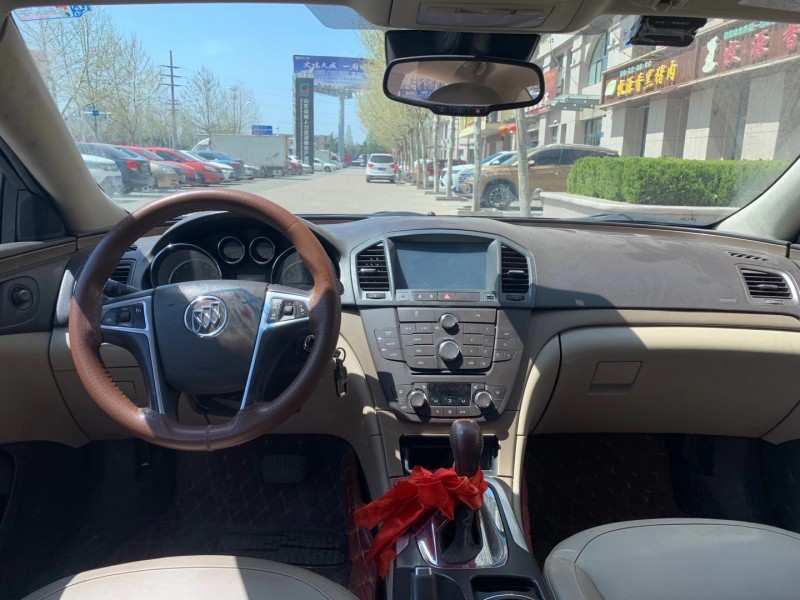 青岛11年别克君威9