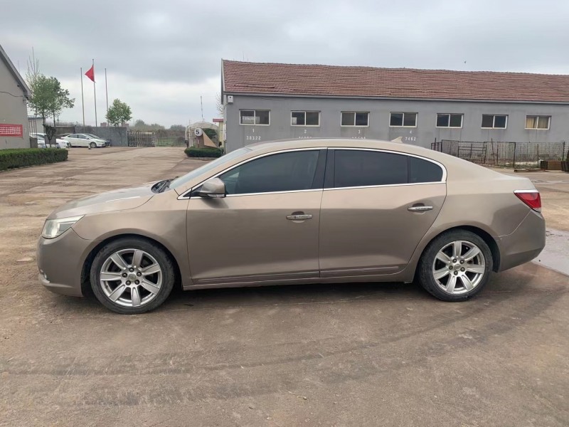 青岛09年别克君越5