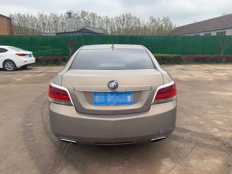 青岛09年别克君越1