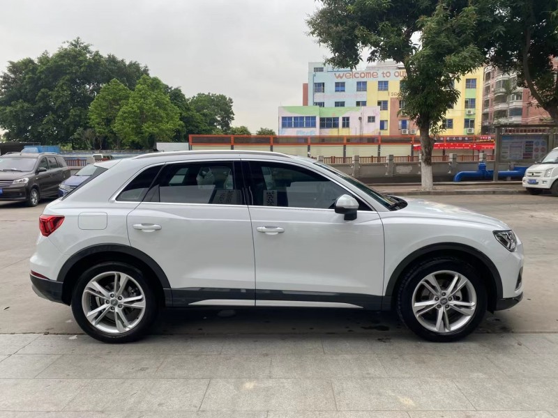 广州20年奥迪Q34